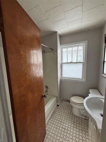 2805 Reynolds Street, Flint, MI 48503