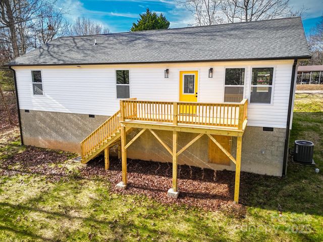 170 Lake Mountain View Drive, Marion, NC 28752