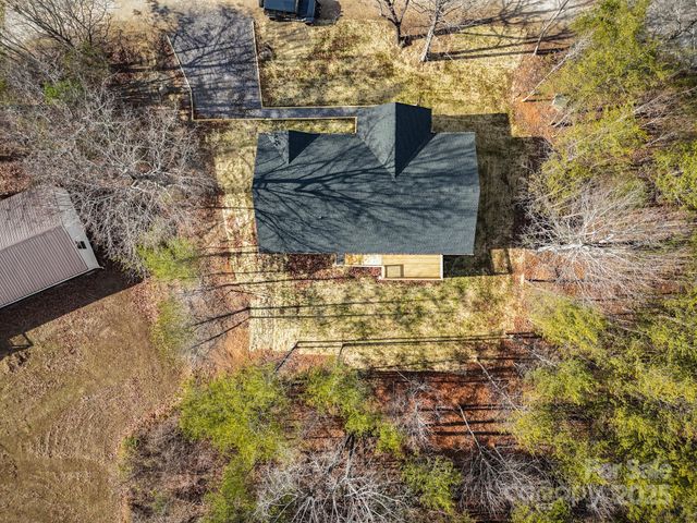 170 Lake Mountain View Drive, Marion, NC 28752