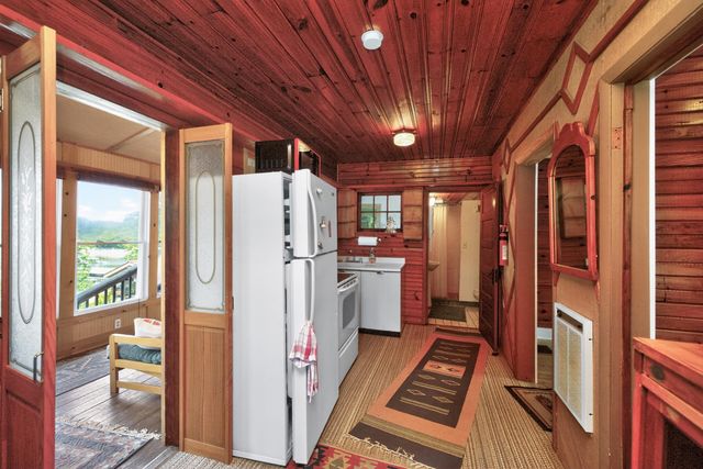 900 Hagers Camp Road, Harrodsburg, KY 40330