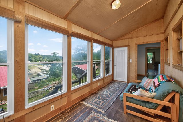 900 Hagers Camp Road, Harrodsburg, KY 40330