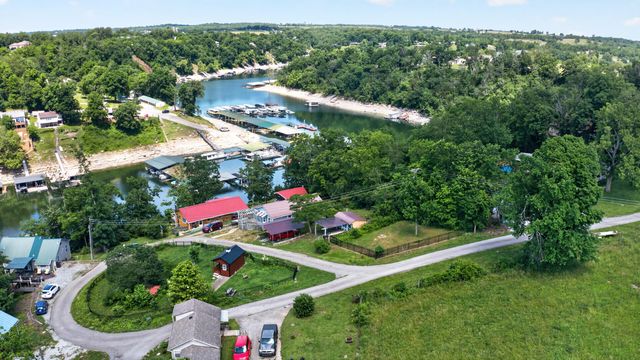 900 Hagers Camp Road, Harrodsburg, KY 40330