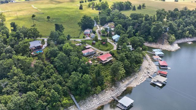 900 Hagers Camp Road, Harrodsburg, KY 40330