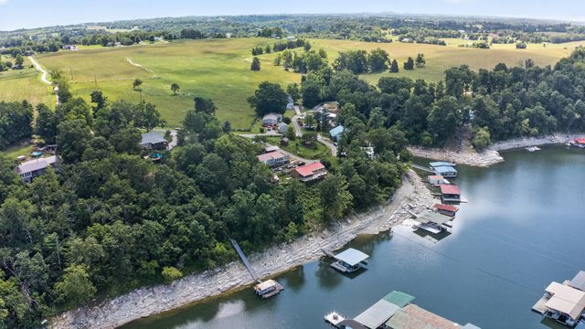 900 Hagers Camp Road, Harrodsburg, KY 40330