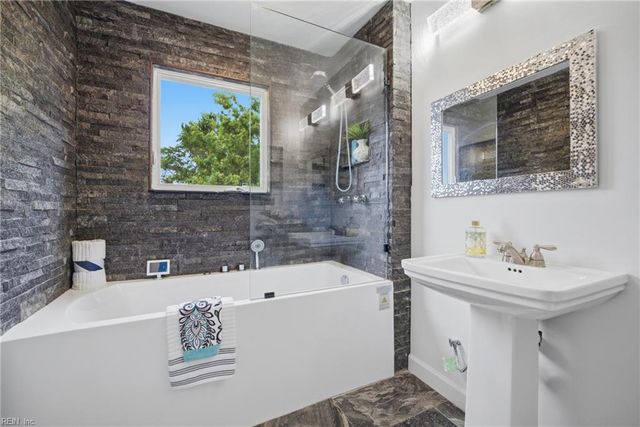 1262 W Ocean View Ave Apt 7, Norfolk, VA 23503