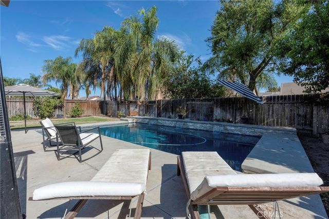 12206 Mezzadro Avenue, Bakersfield, CA 93312