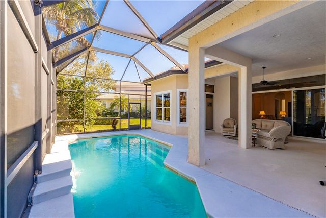 1433 W Island Club Square, Vero Beach, FL 32963