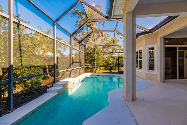 1433 W Island Club Square, Vero Beach, FL 32963