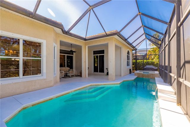 1433 W Island Club Square, Vero Beach, FL 32963