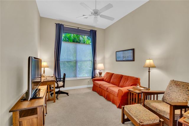 1433 W Island Club Square, Vero Beach, FL 32963