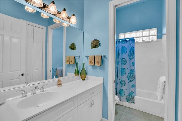 1433 W Island Club Square, Vero Beach, FL 32963