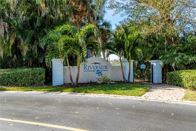 1433 W Island Club Square, Vero Beach, FL 32963