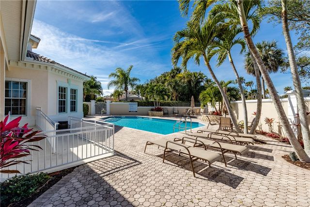 1433 W Island Club Square, Vero Beach, FL 32963