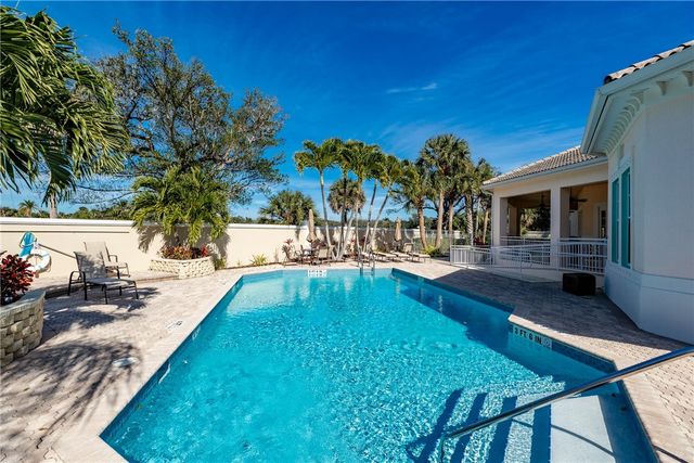 1433 W Island Club Square, Vero Beach, FL 32963