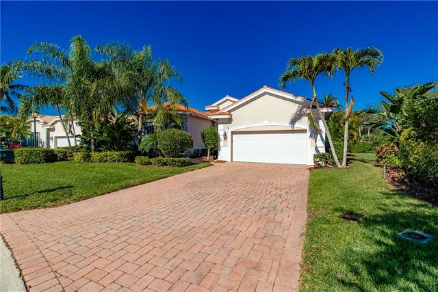 1433 W Island Club Square, Vero Beach, FL 32963