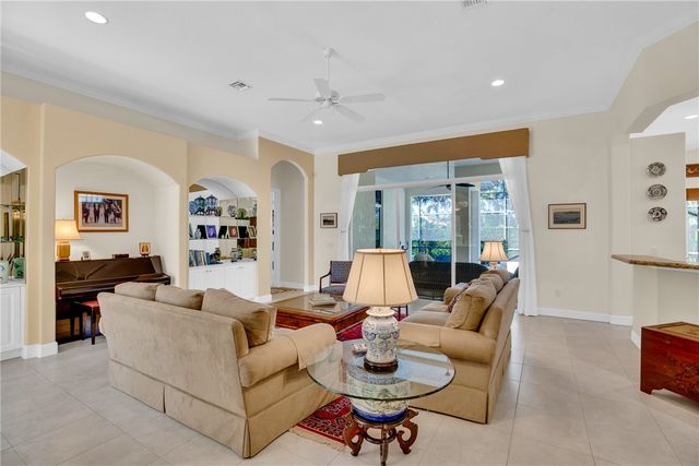 1433 W Island Club Square, Vero Beach, FL 32963