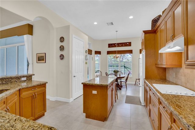 1433 W Island Club Square, Vero Beach, FL 32963