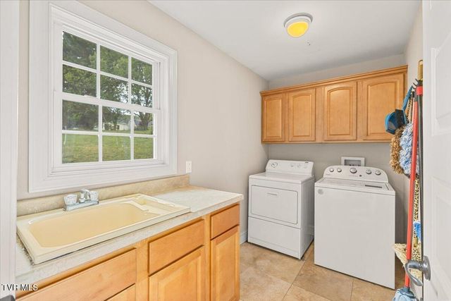 32582 Spring Crest Drive, Glade Spring, VA 24340