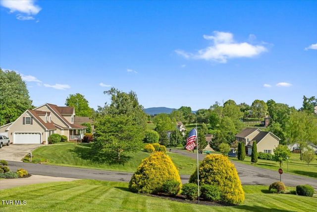 32582 Spring Crest Drive, Glade Spring, VA 24340