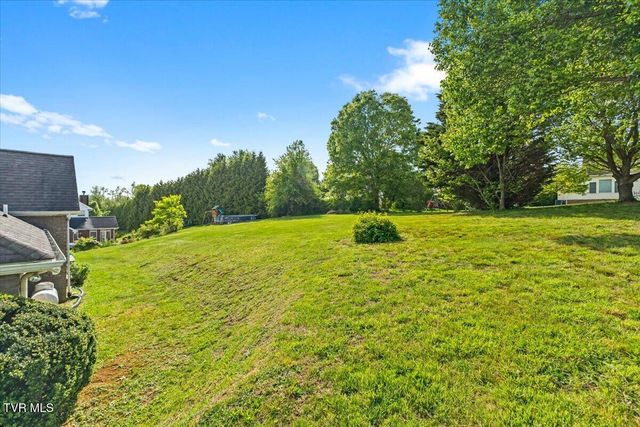32582 Spring Crest Drive, Glade Spring, VA 24340