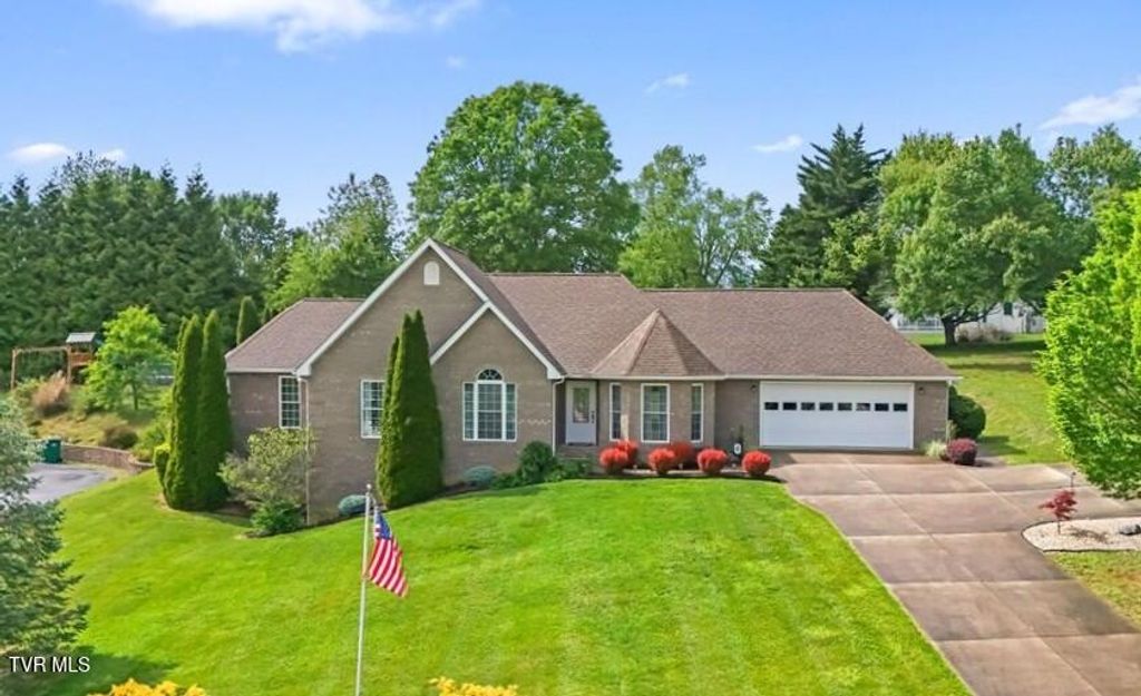 32582 Spring Crest Drive, Glade Spring, VA 24340