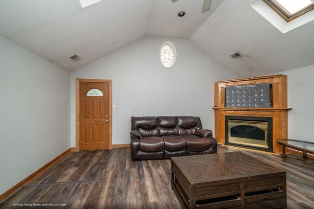 14521 Merriman Road, Livonia, MI 48154