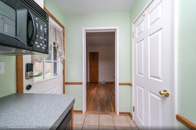 14521 Merriman Road, Livonia, MI 48154