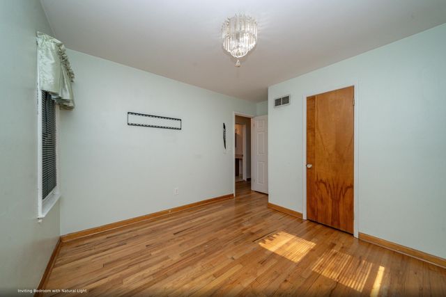 14521 Merriman Road, Livonia, MI 48154