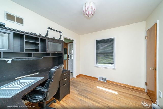 14521 Merriman Road, Livonia, MI 48154