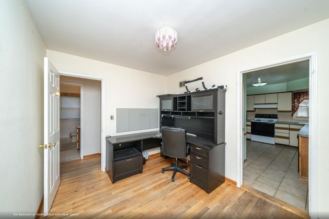 14521 Merriman Road, Livonia, MI 48154