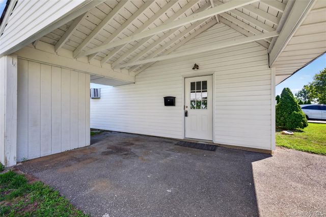 17 Berry Lane, Hicksville, NY 11801