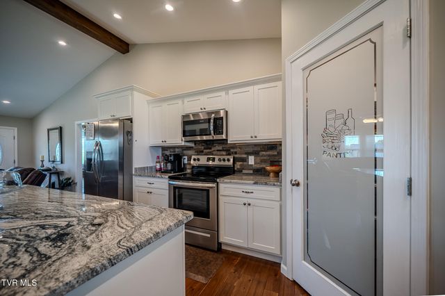 60 Alexander Ferry Lane, Greeneville, TN 37743