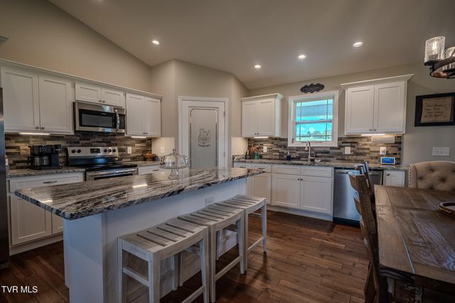 60 Alexander Ferry Lane, Greeneville, TN 37743