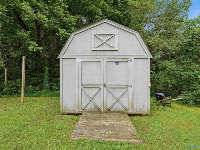 721 E Byrd Road, Hartselle, AL 35640