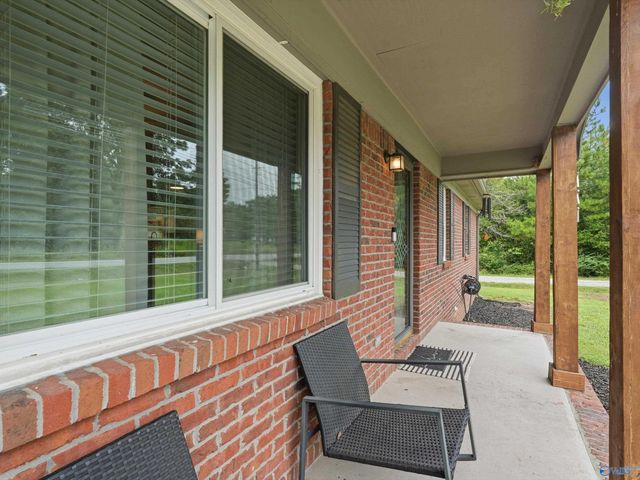 721 E Byrd Road, Hartselle, AL 35640