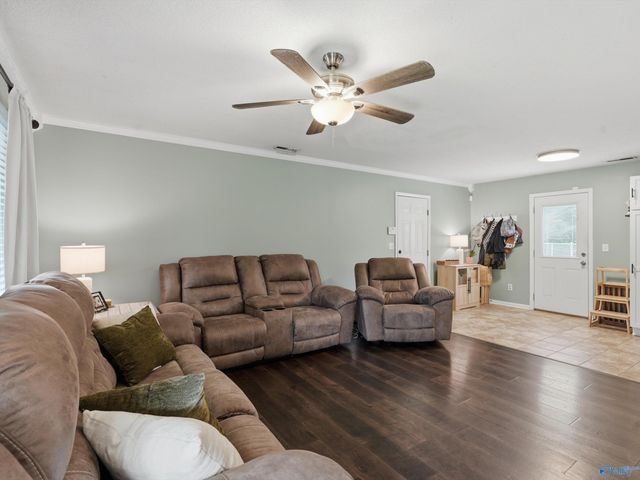 721 E Byrd Road, Hartselle, AL 35640
