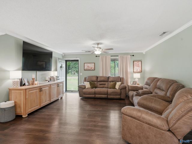 721 E Byrd Road, Hartselle, AL 35640