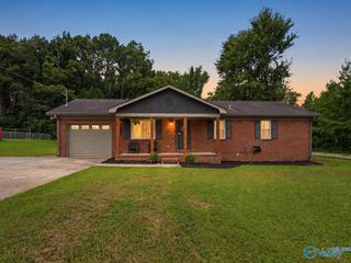 721 E Byrd Road, Hartselle, AL 35640