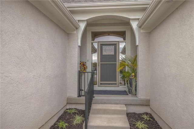 13828 Westgate Street, Overland Park, KS 66221