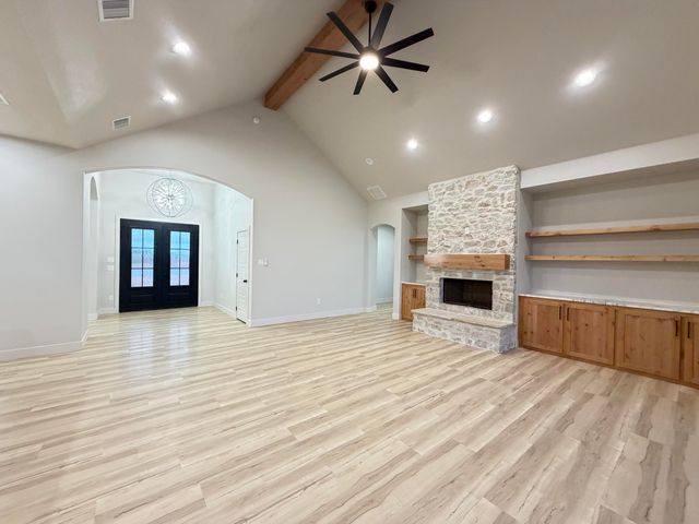 1155 E Hayes Street, New Home, TX 79383