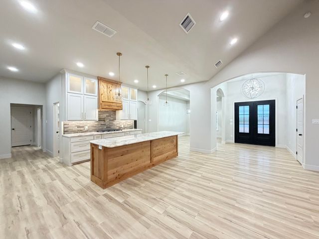 1155 E Hayes Street, New Home, TX 79383