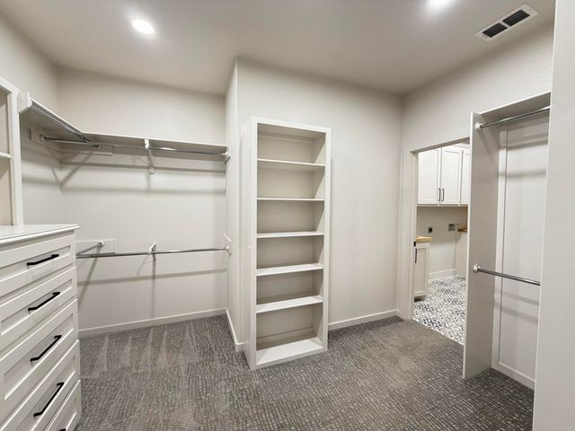 1155 E Hayes Street, New Home, TX 79383