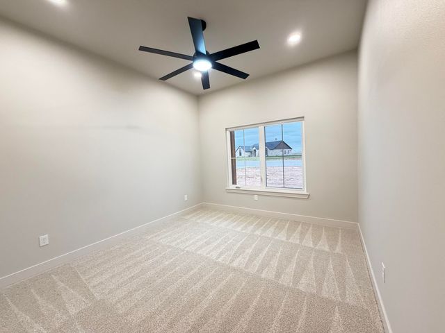 1155 E Hayes Street, New Home, TX 79383