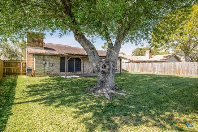 104 Willowick Drive, Victoria, TX 77901