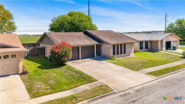 104 Willowick Drive, Victoria, TX 77901