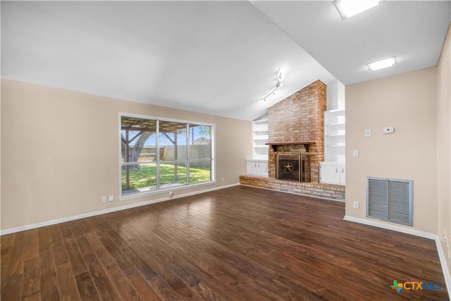 104 Willowick Drive, Victoria, TX 77901