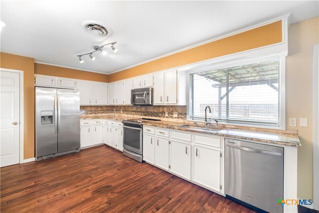 104 Willowick Drive, Victoria, TX 77901