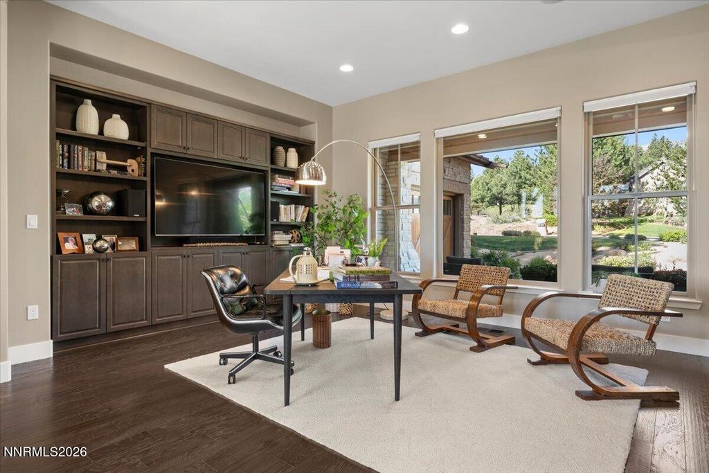Image 5 of property listing at 5700 Nordend Way, Reno, NV 89511