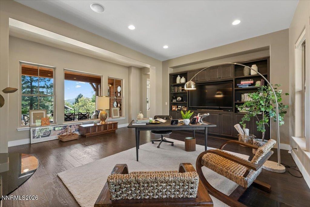 Image 6 of property listing at 5700 Nordend Way, Reno, NV 89511