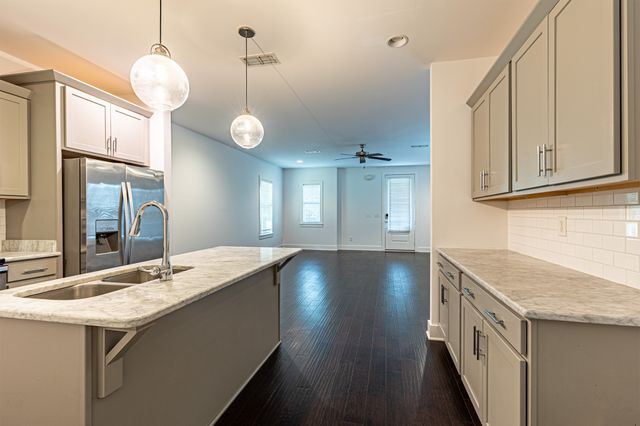 716 Cottage Park Dr, Nashville, TN 37207
